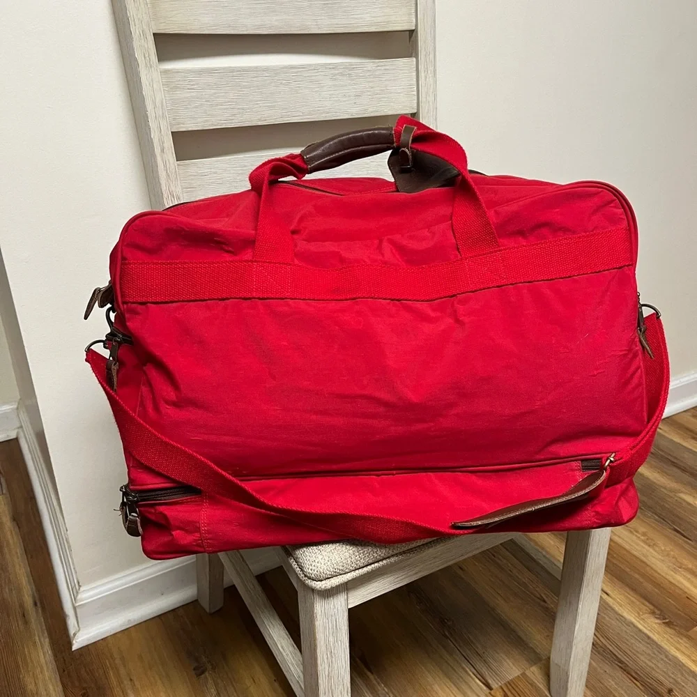 Marlboro Red & Brown Duffel Bag, GUC, clean, missing 2 buckles front flap